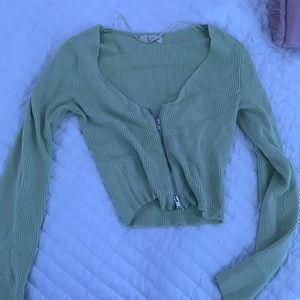 green zip up croptop